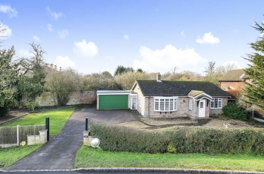 2 bedroom detached bungalow for sale in Church Road, Wootton, Bedford, MK43