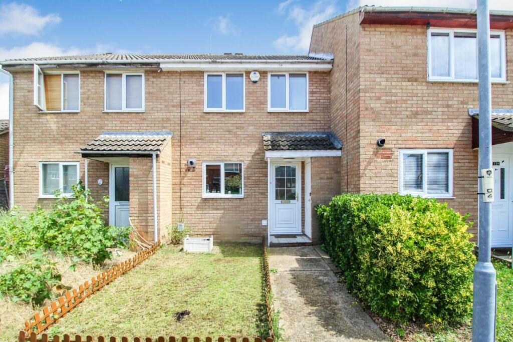 3 bedroom terraced house for sale in Gulliver Close, Kempston, Bedford, MK42