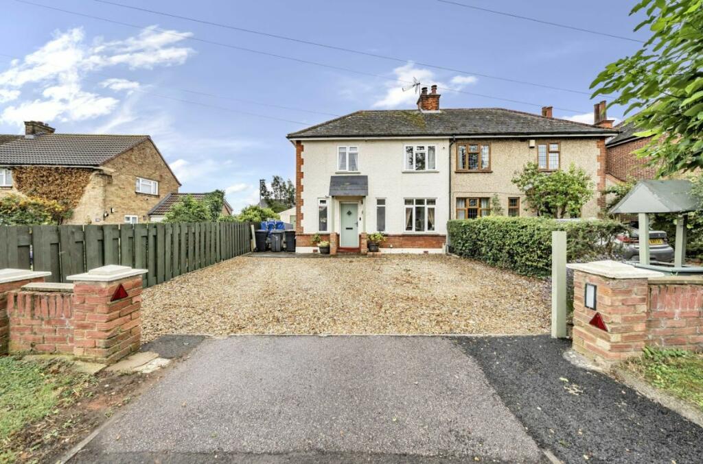 3 bedroom semidetached house for sale in High Street, Stagsden