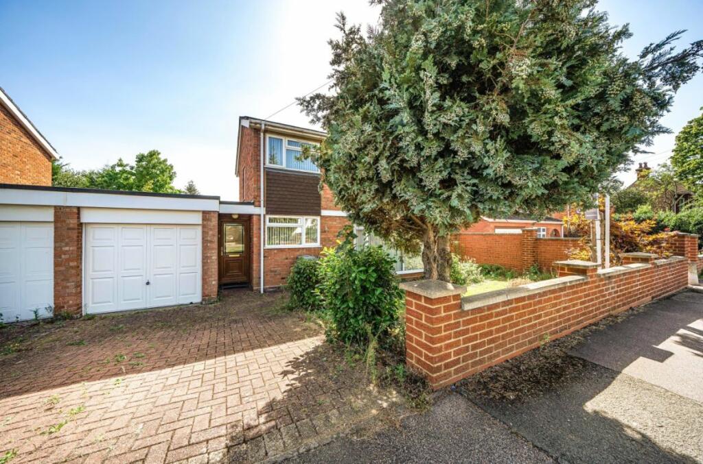 4 bedroom detached house for sale in Elstow Road, Kempston, Bedford, MK42