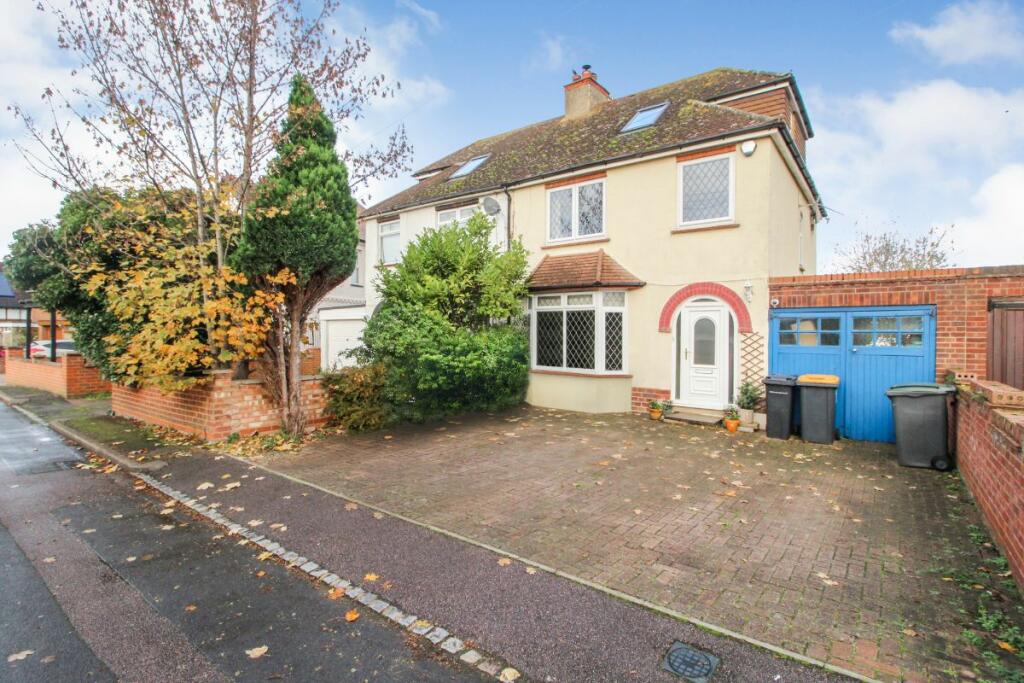 3 bedroom semidetached house for sale in Moss Lane, Elstow, Bedford, MK42