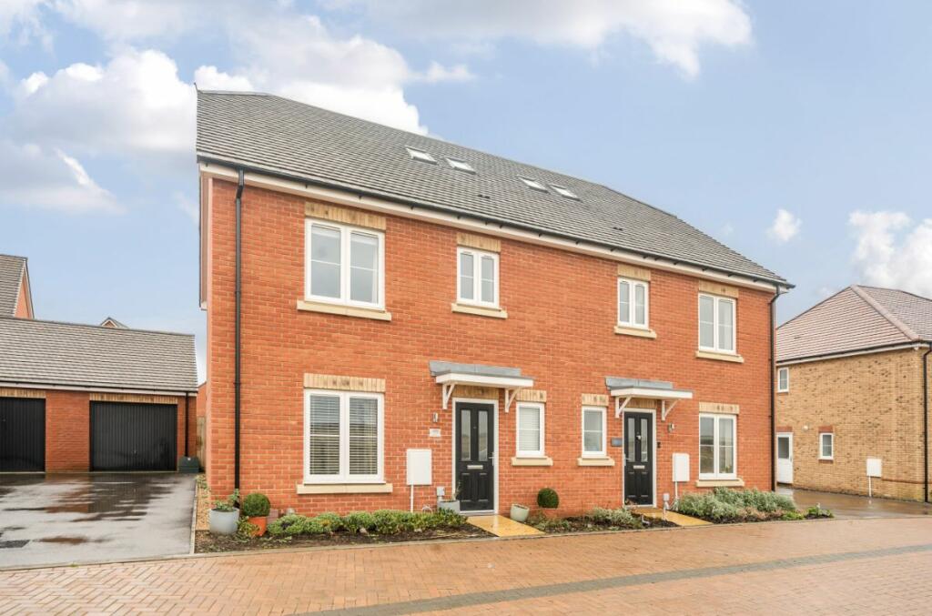 4 bedroom semidetached house for sale in Wheatfield Road, Wixams