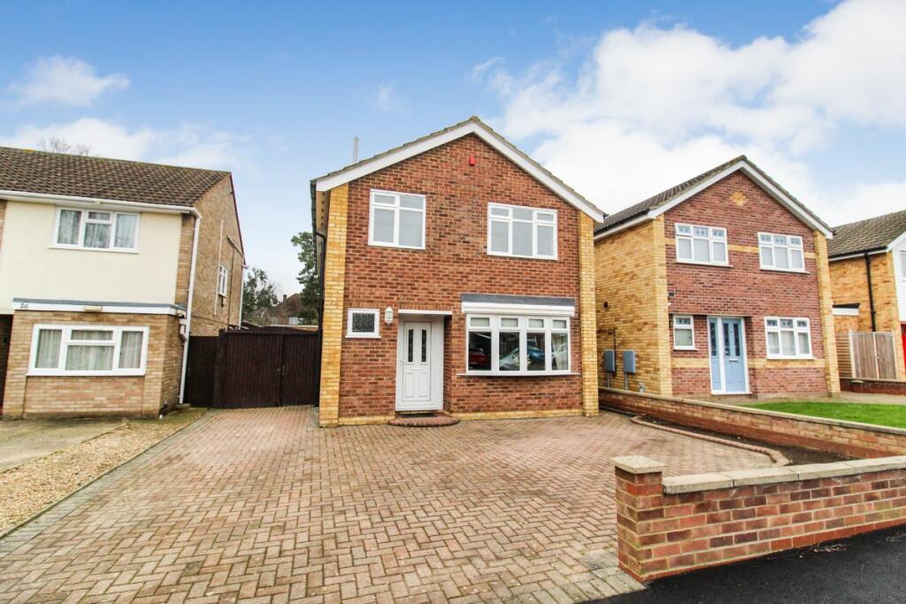 4 bedroom detached house for sale in Pentland Rise, Bedford, MK41