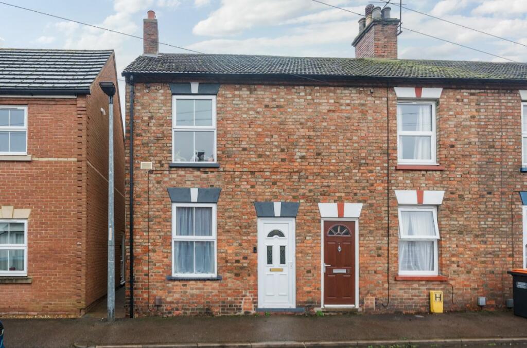 2 bedroom end of terrace house for sale in Cater Street, Kempston
