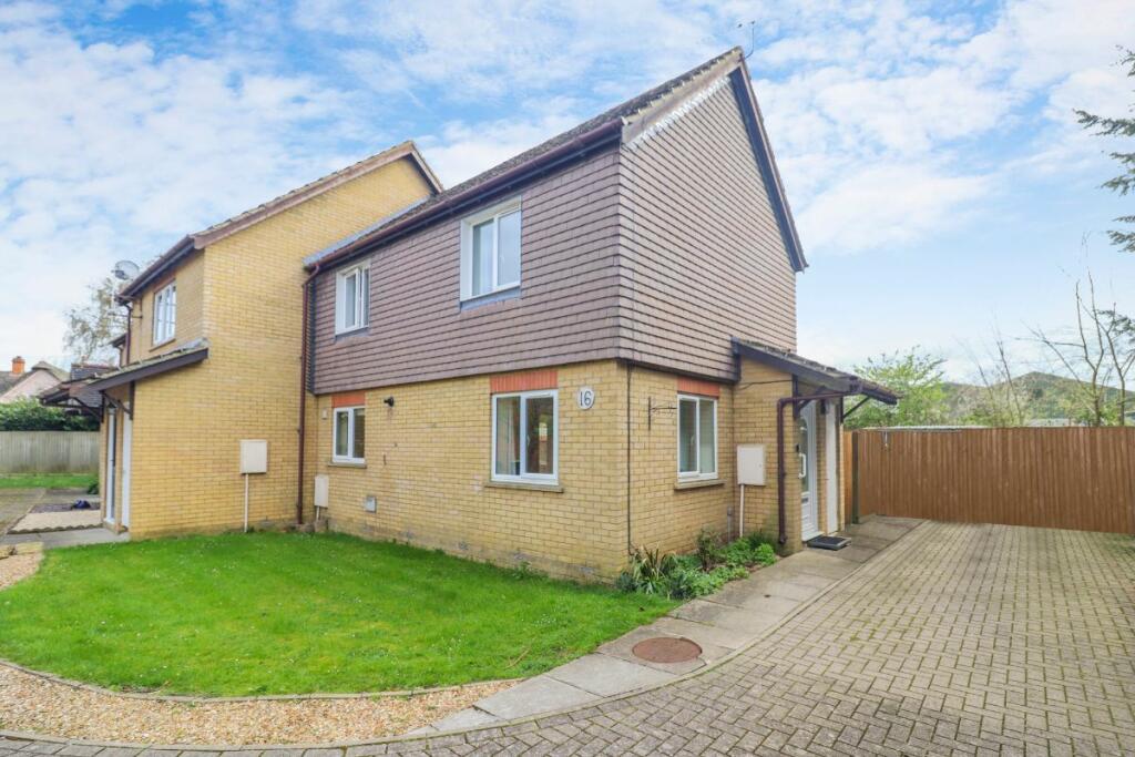 2 bedroom end of terrace house for sale in Foxbrook, Stevington, MK43