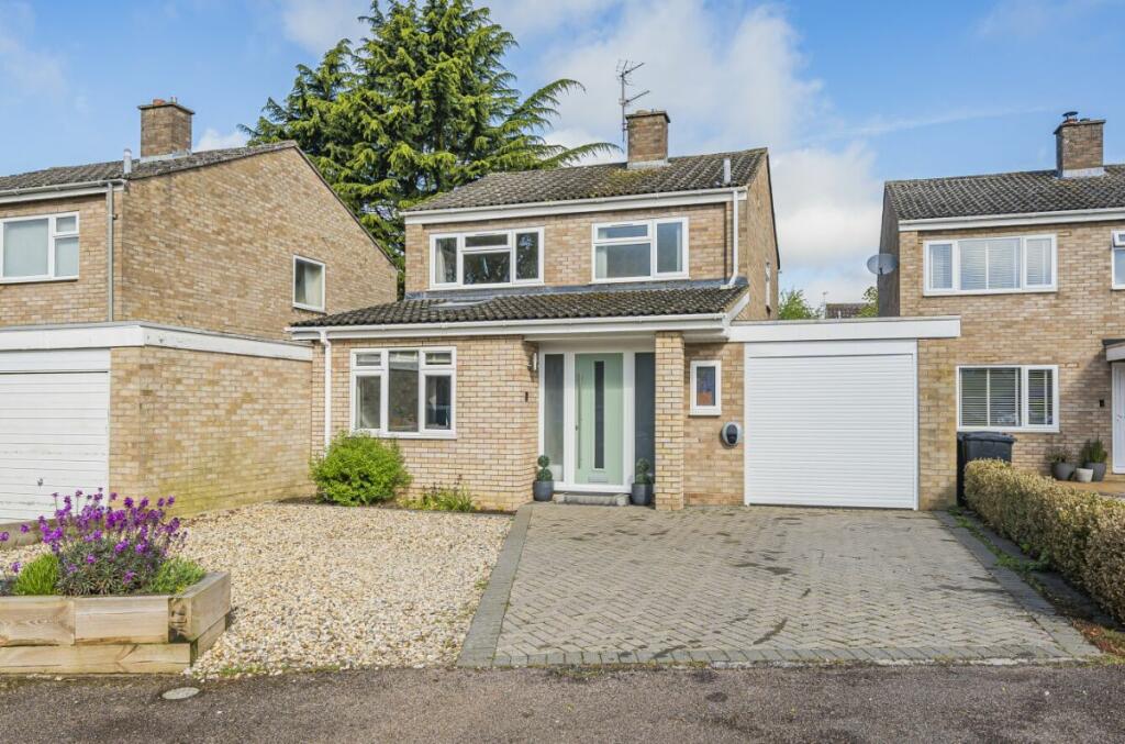 3 bedroom detached house for sale in Ruffs Furze, Bedford, MK43