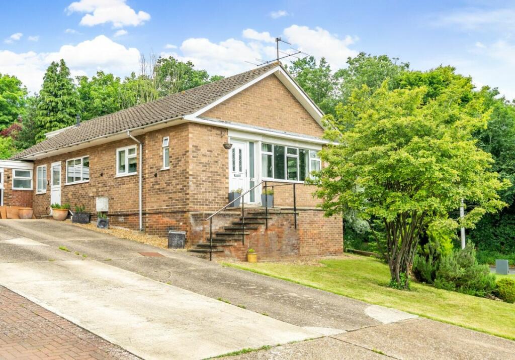 4 bedroom detached bungalow for sale in Rosemary Drive, Bromham, MK43
