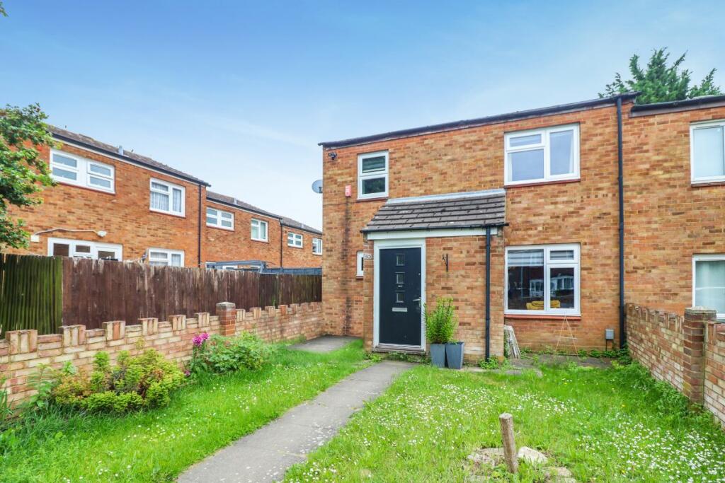 3 bedroom semidetached house for sale in Needwood Road, Bedford, MK41