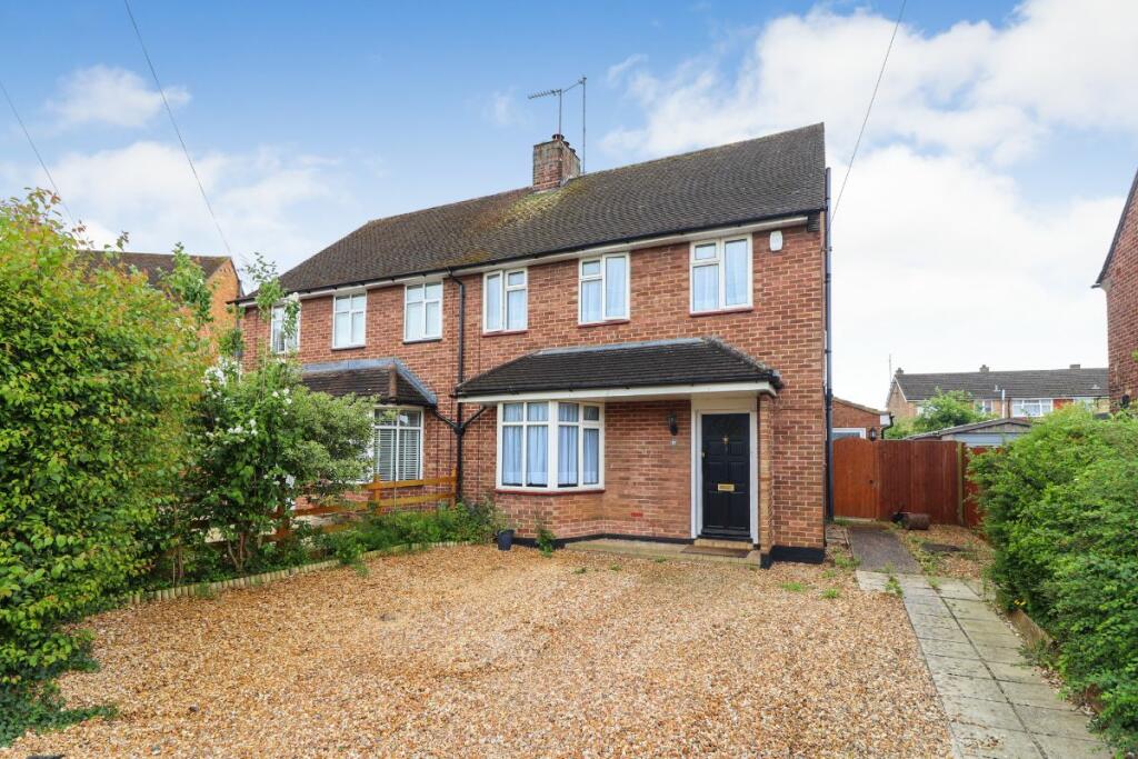 3 bedroom semidetached house for sale in Harpenden Close, Bedford, MK41