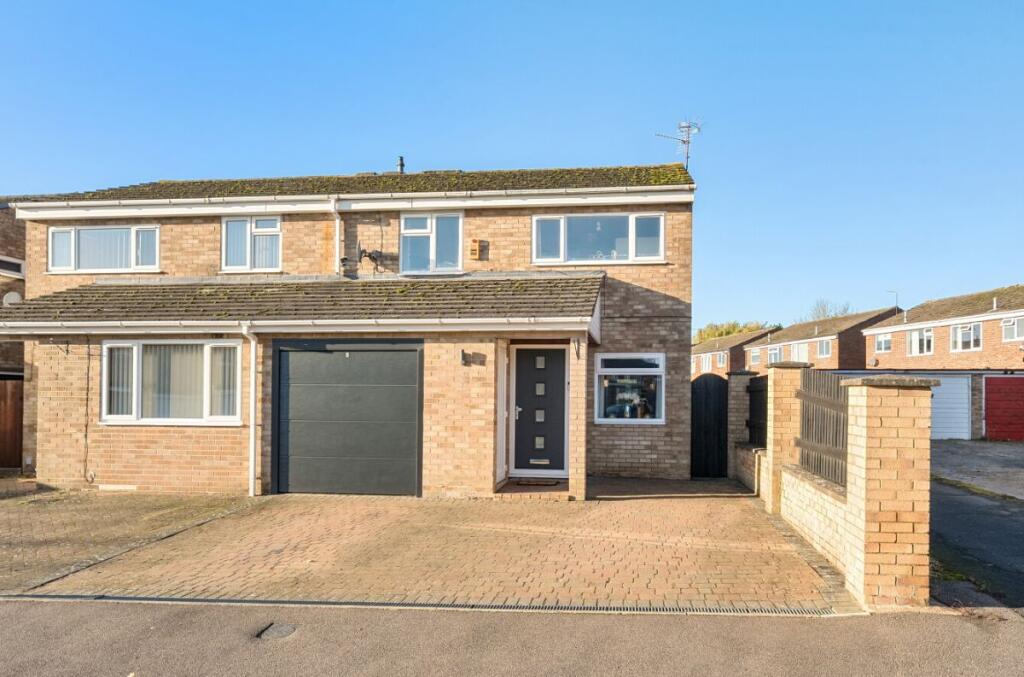 Main image of property: Lincroft, Oakley