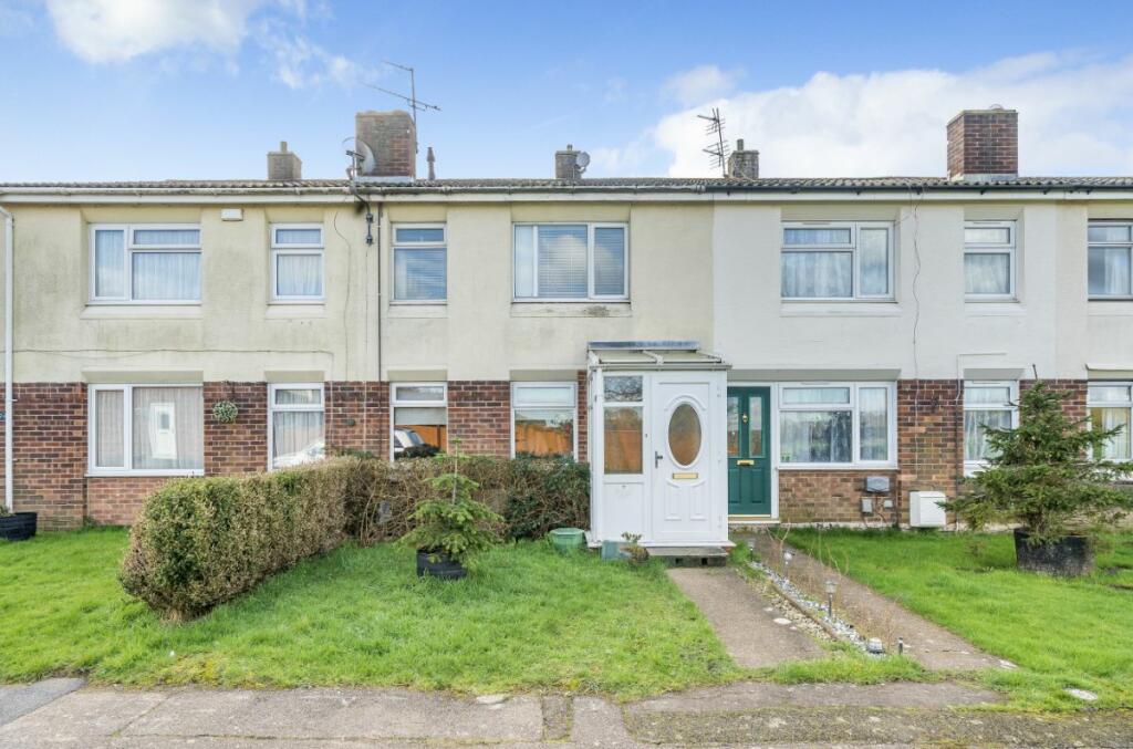 3 bedroom terraced house for sale in Studley Road, Wootton, Bedford, MK43