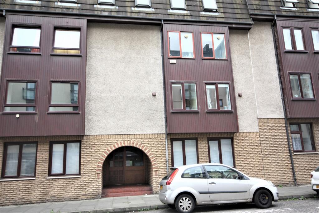 Main image of property: Lochrin Place, Tollcross, Edinburgh, EH3