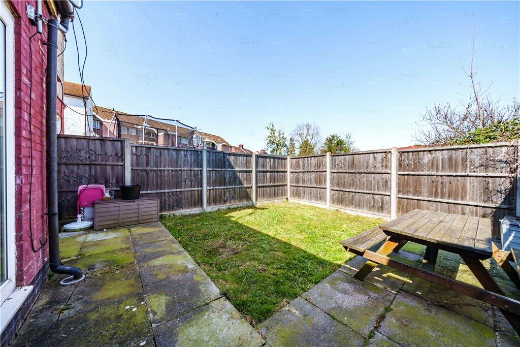 1 bedroom for sale in Whitchurch Lane, Edgware, Middlesex, HA8