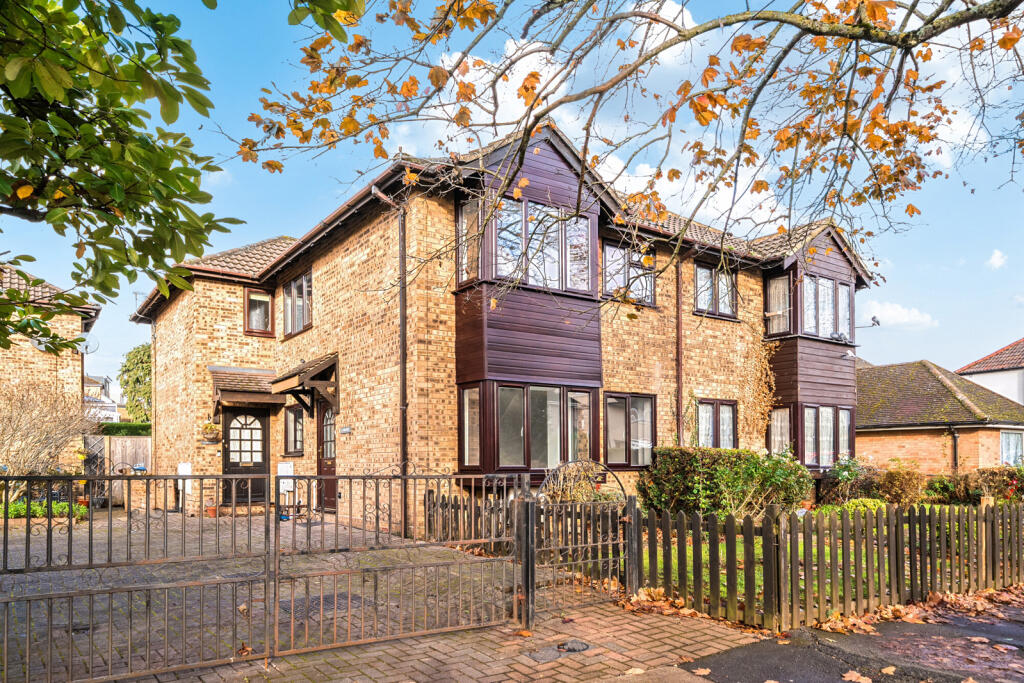 Main image of property: The Avenue, Harrow