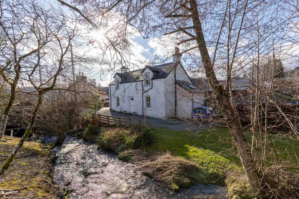 3 bedroom detached house for sale in 6 Baledmund Road, Moulin, Pitlochry, Perth And Kinross