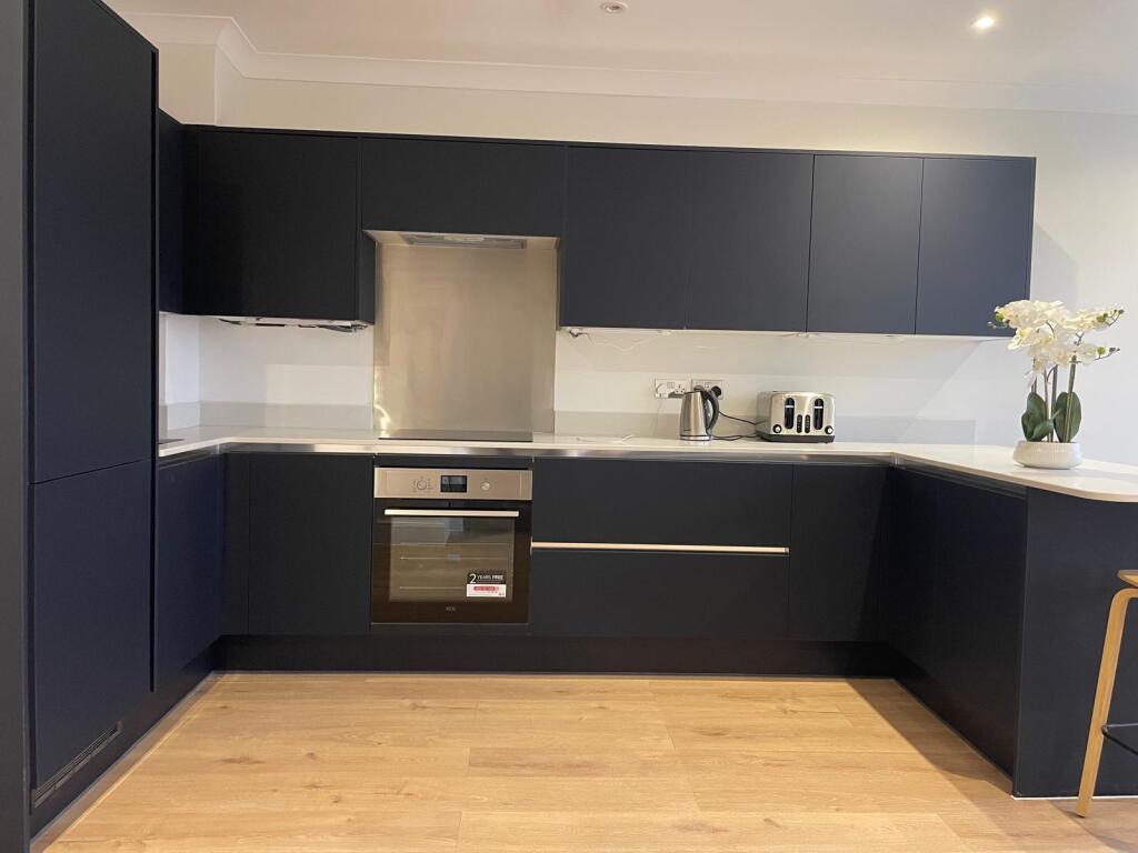 Main image of property: Earls Court Road, Kensington W8 6EF