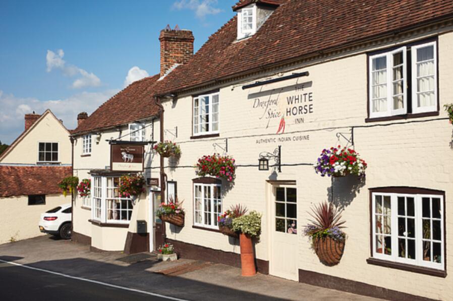 Pub to lease in White Horse Inn VIRTUAL TOUR AVAILABLE South Hill