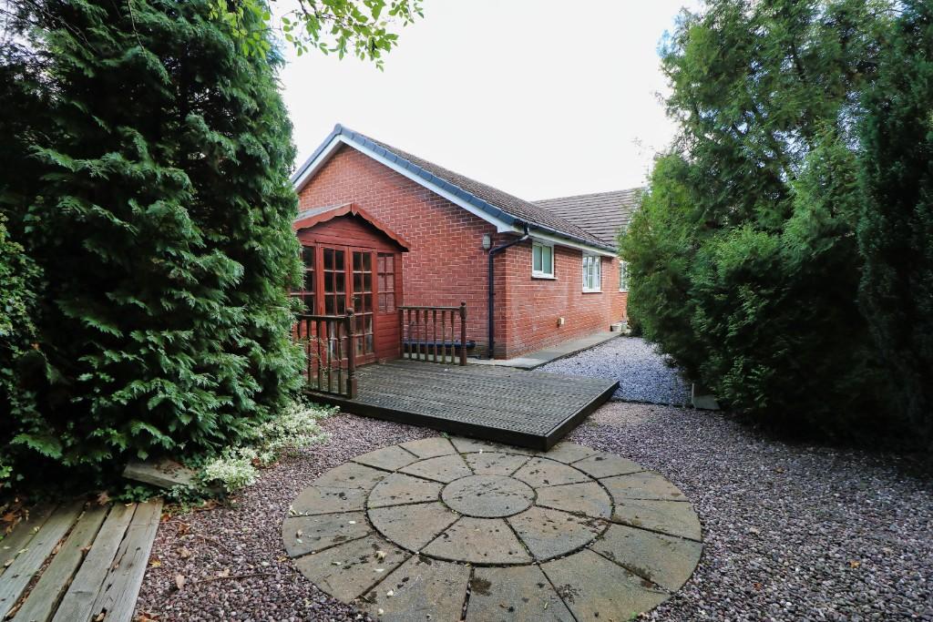 4 bedroom detached bungalow for sale in Meadow Cross Gardens, Lowton, WA3