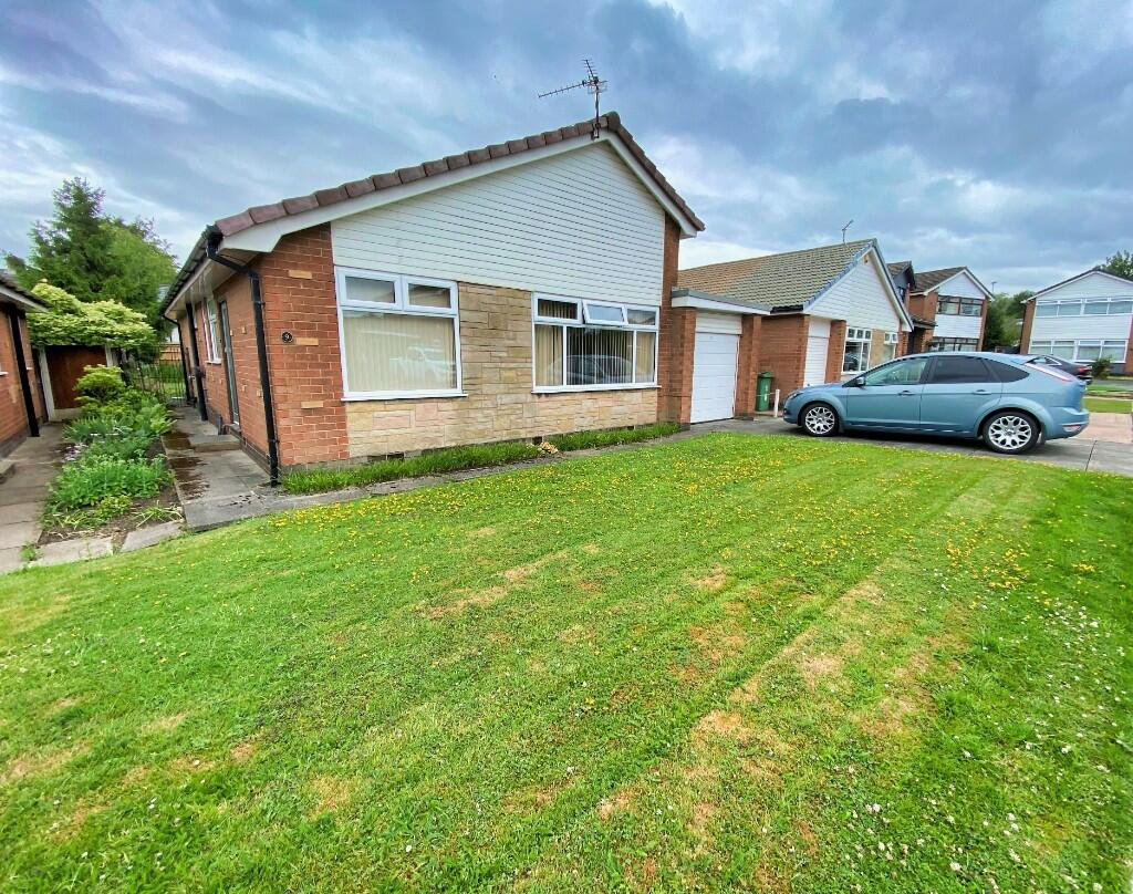 3 bedroom detached bungalow for sale in Cleveland Drive, Lowton, WA3