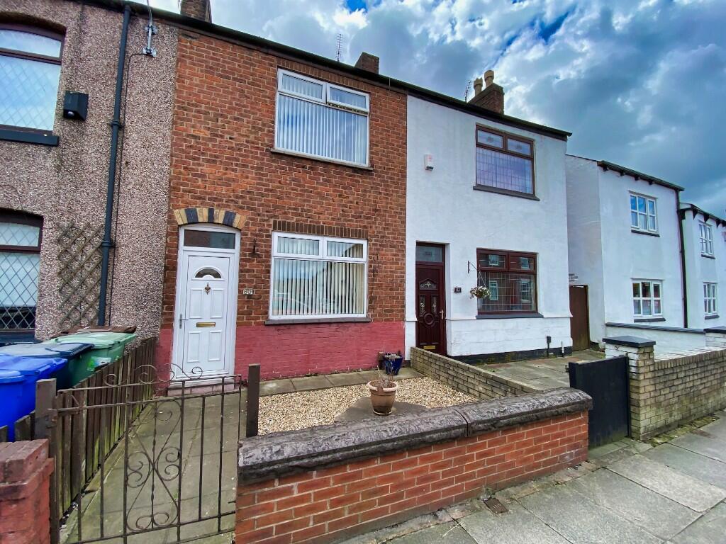 2 bedroom terraced house for sale in Heath Street, WA3