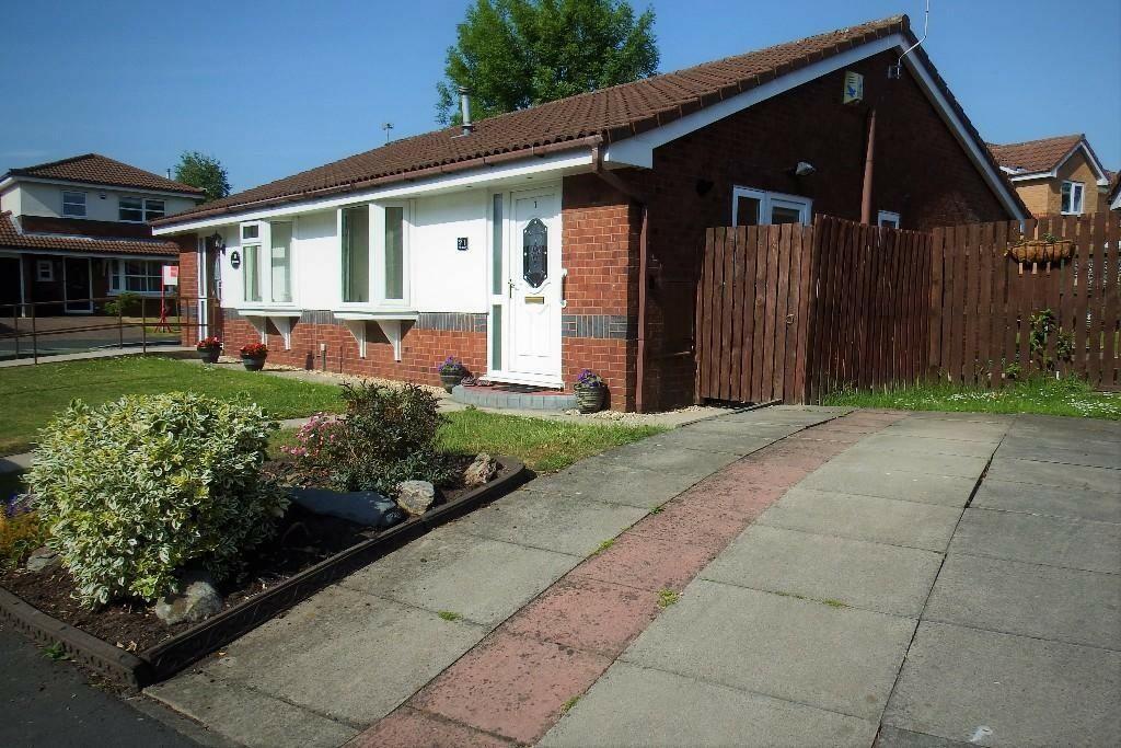 2 bedroom semidetached bungalow for sale in Thurlow, Lowton, WA3