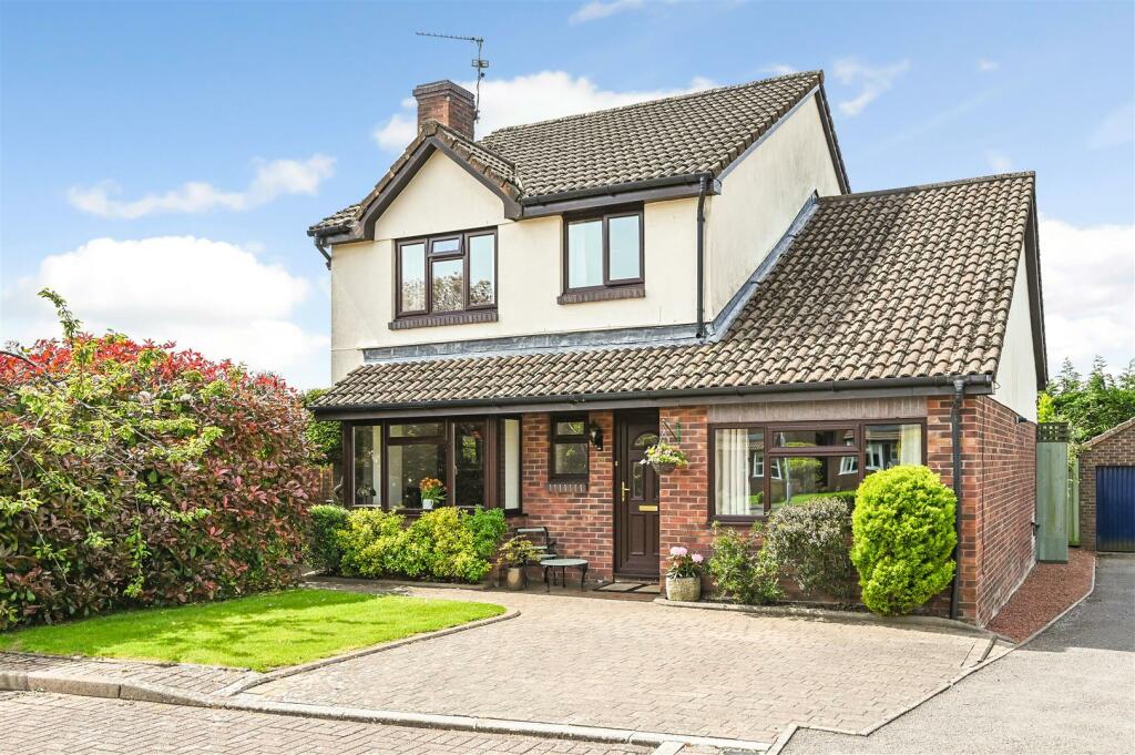 4 bedroom house for sale in Apollo Close, Thornhill, Cardiff, CF14