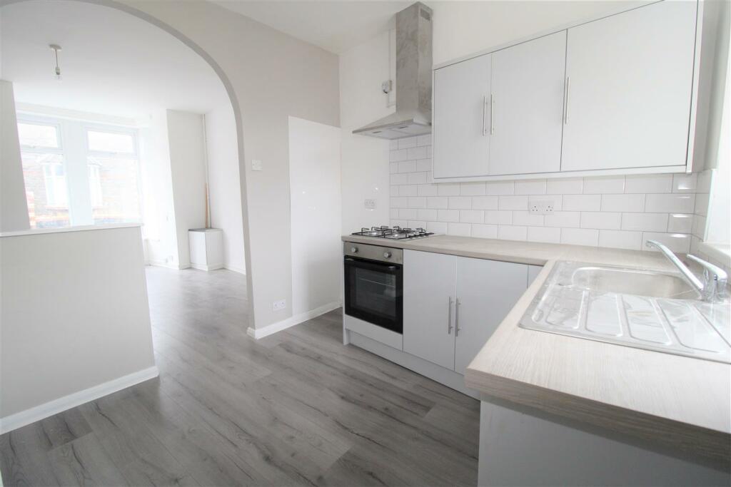 3 bedroom end of terrace house for sale in Brithweunydd Road, Tonypandy