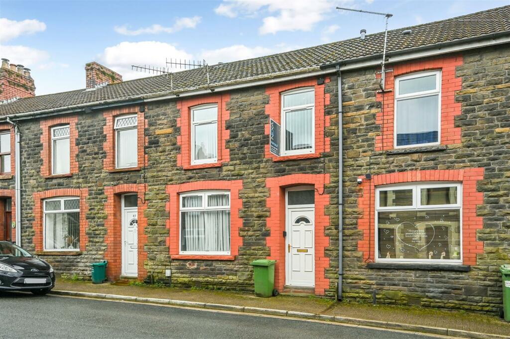 4 bedroom terraced house for sale in Danylan Road, Maesycoed
