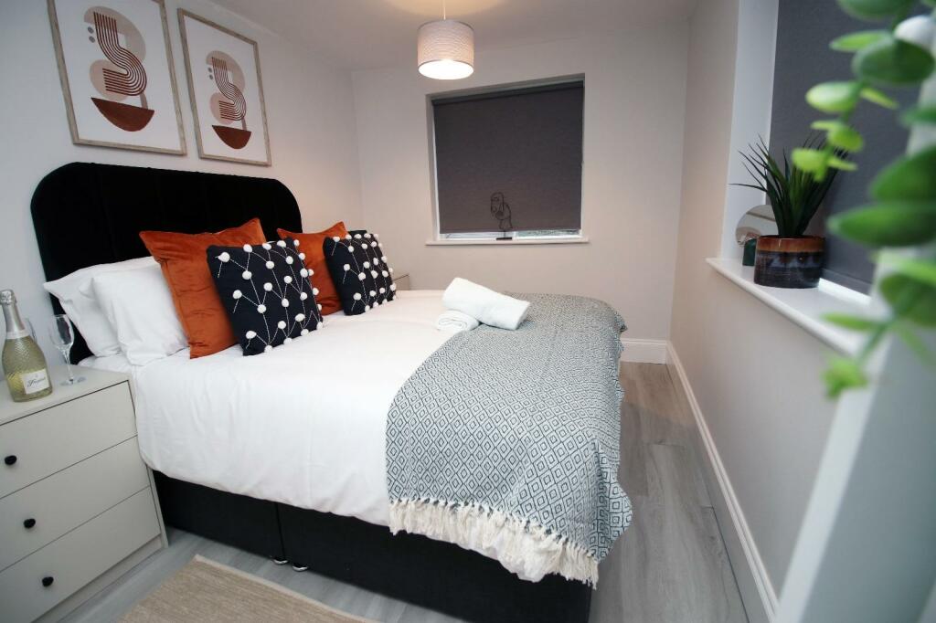 2 bedroom apartment for rent in Treharris Street, Roath, Cardiff, CF24