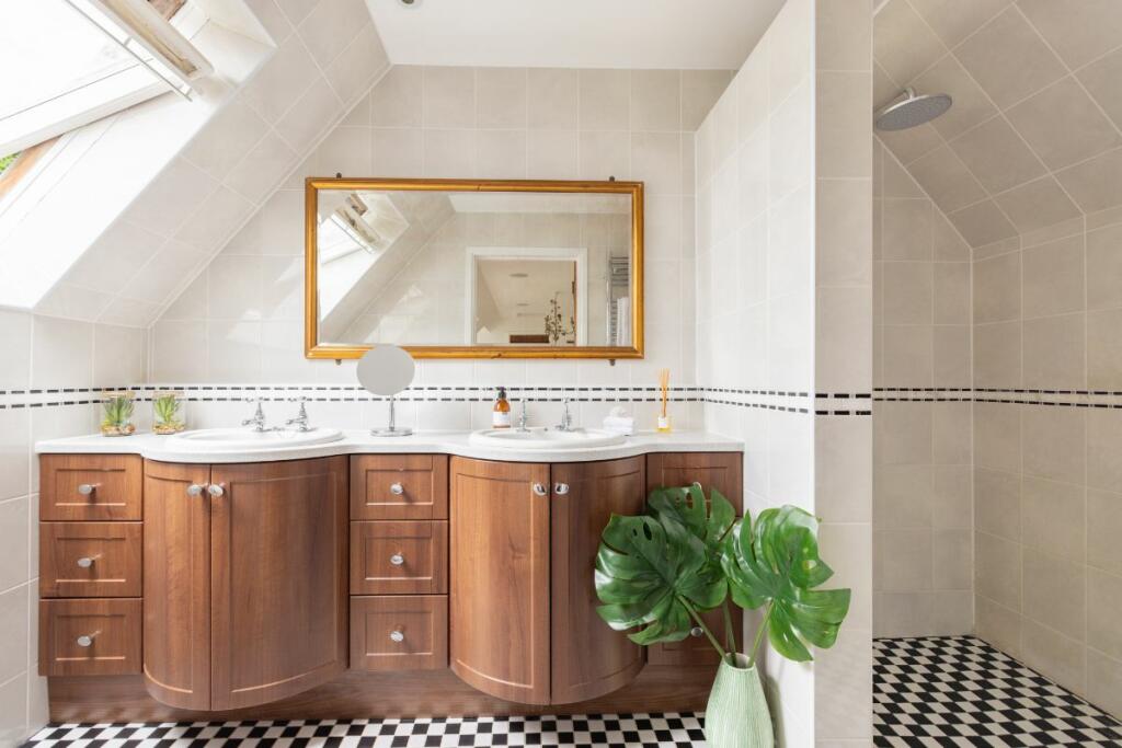 Additional property image - Upper Dicker, Hailsham