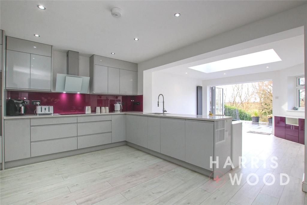 4 bedroom detached house for sale in Ferry Road, Fingringhoe