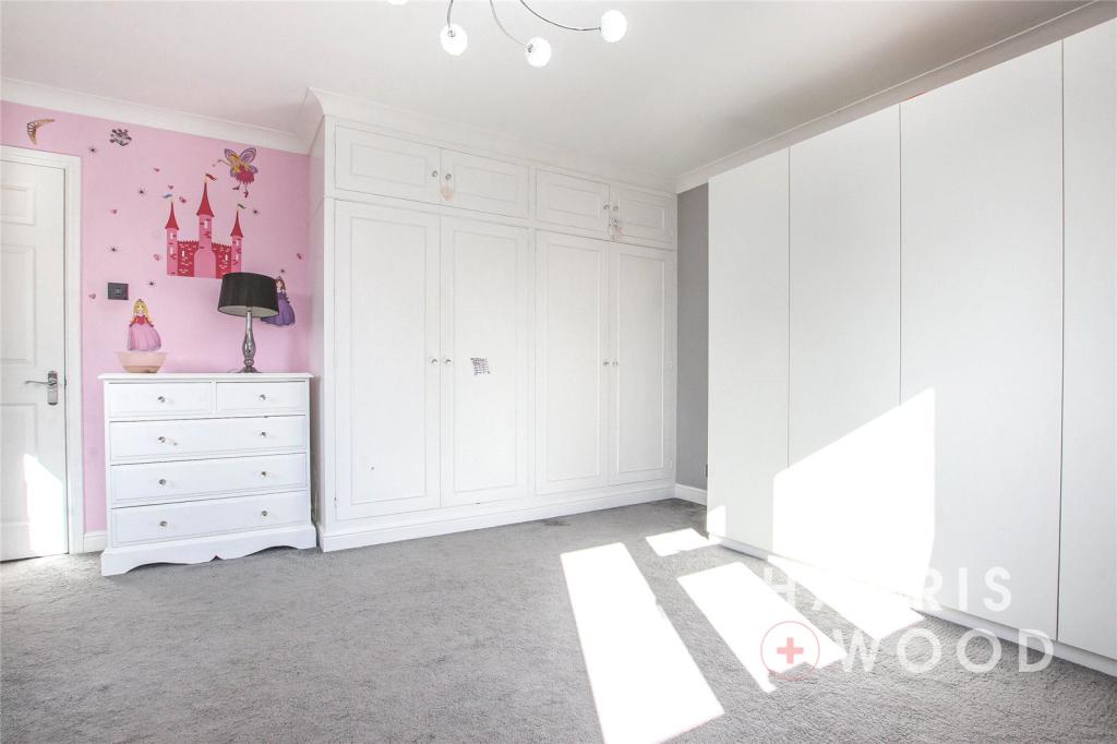 4 bedroom detached house for sale in Ferry Road, Fingringhoe