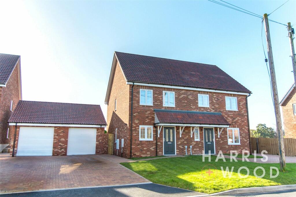 2 bedroom semidetached house for sale in Harwich Road, Wix