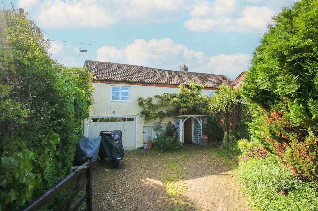 6 bedroom detached house for rent in Elmstead Road, Wivenhoe