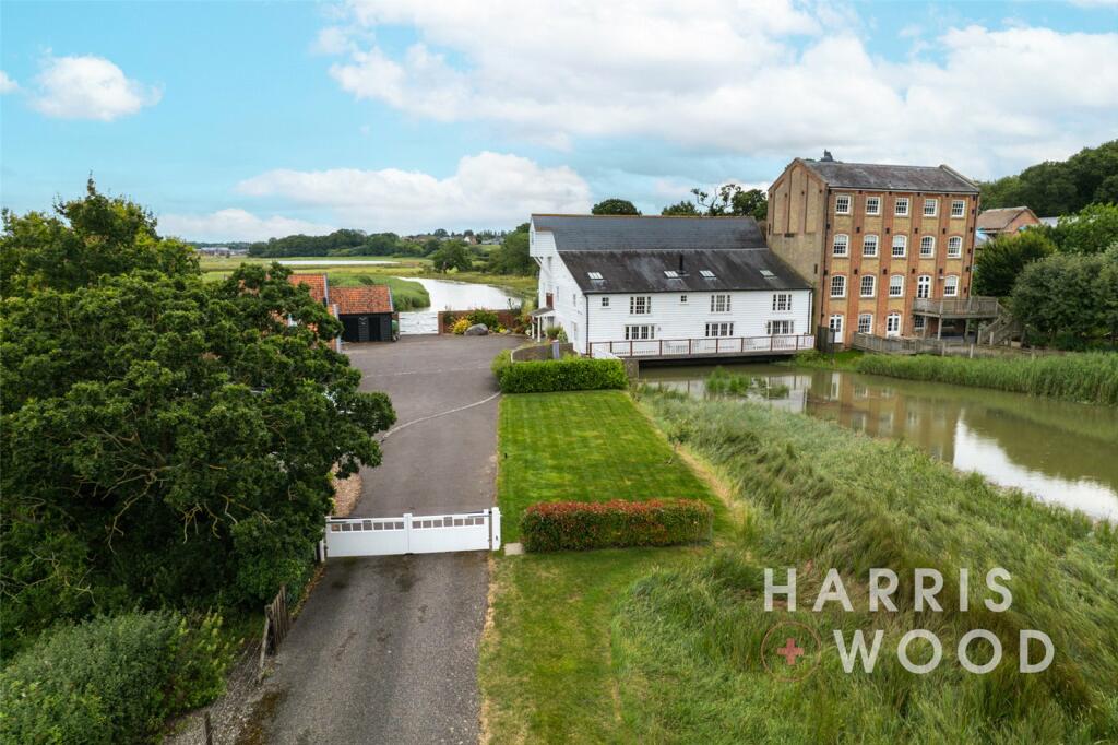 6 bedroom detached house for sale in Fingringhoe Road, Fingringhoe