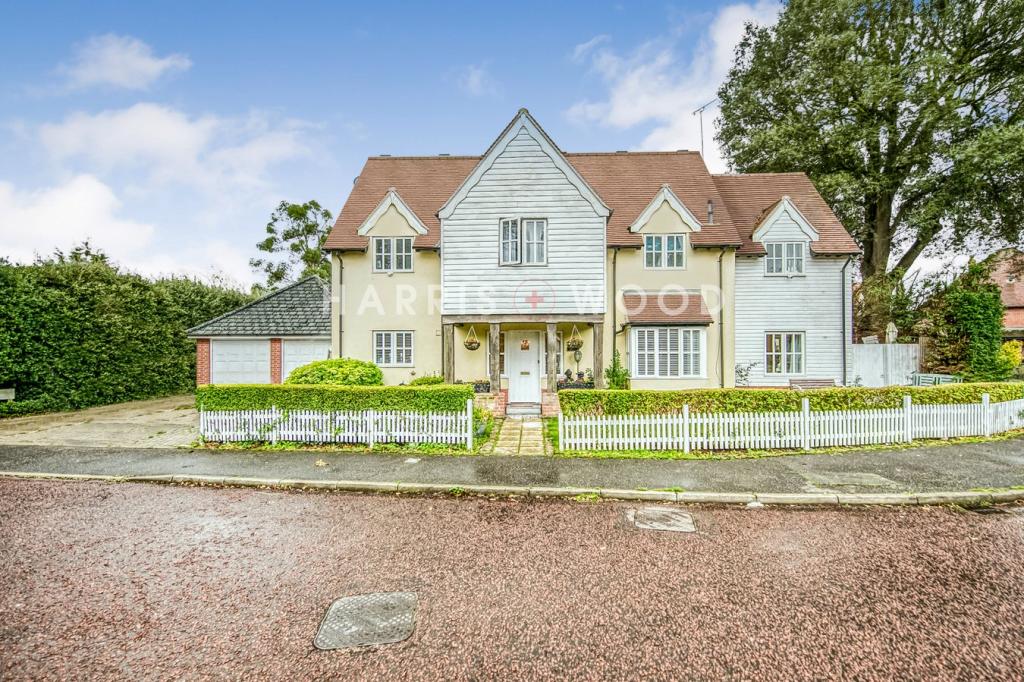 5 bedroom detached house for sale in Croquet Gardens, Wivenhoe
