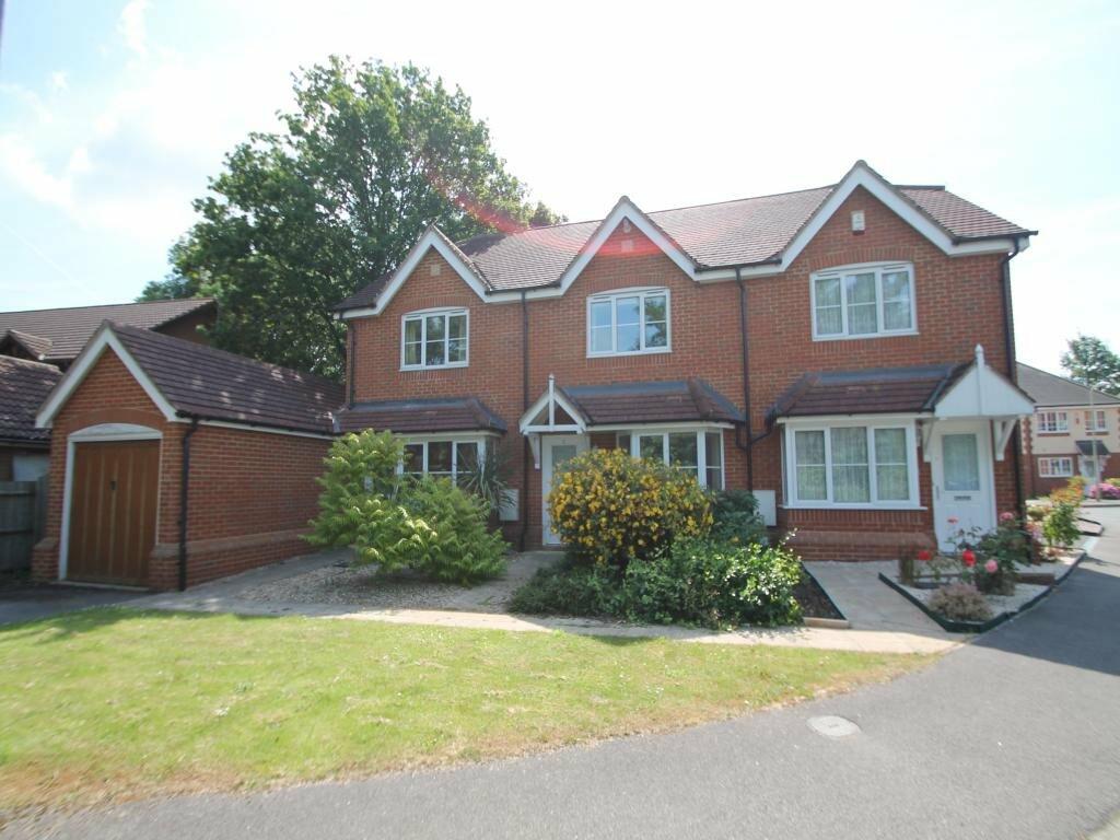 2 bedroom terraced house for rent in Green Lane, Winnersh, Wokingham
