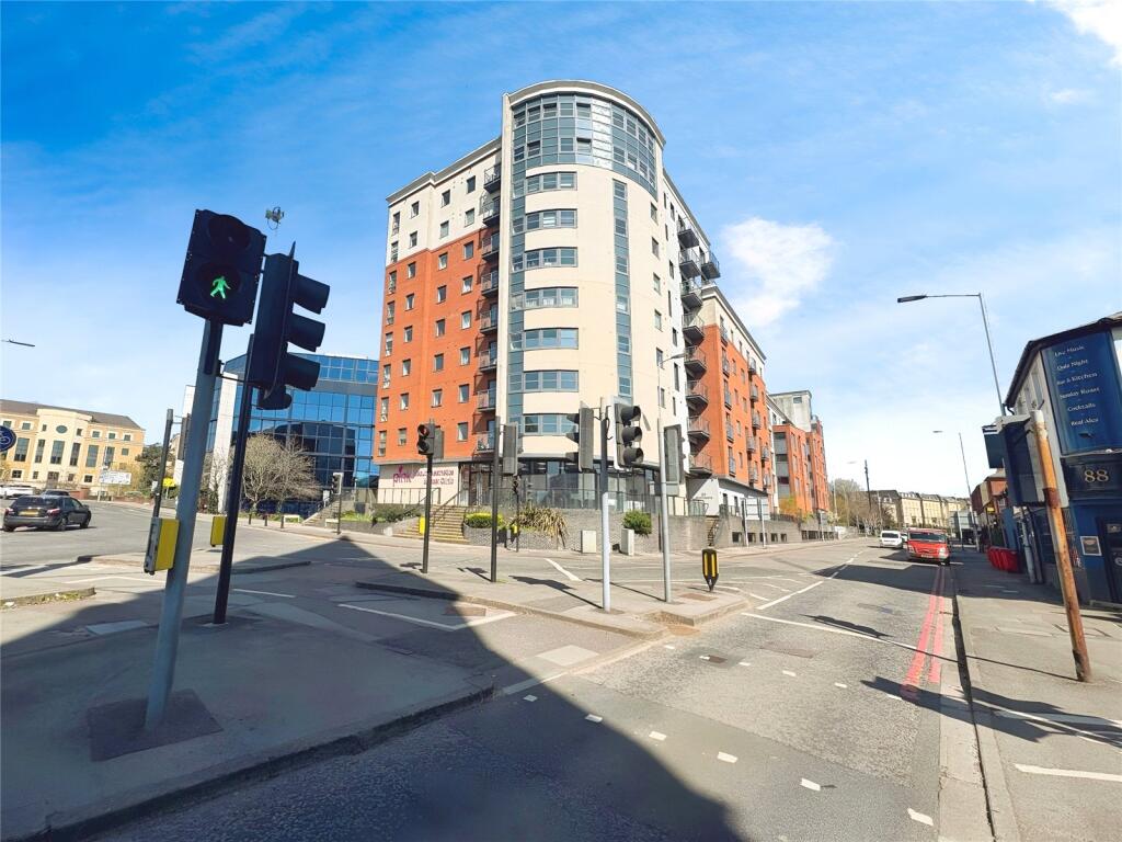 Main image of property: Watlington Street, Reading, Berkshire, RG1