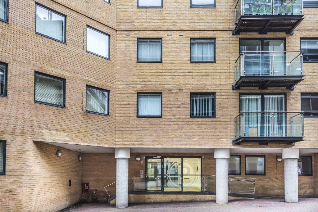 Main image of property: Merchants Place, Reading, Berkshire, RG1
