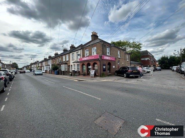 Main image of property: 121 Arthur Road, Windsor, SL4 1RU