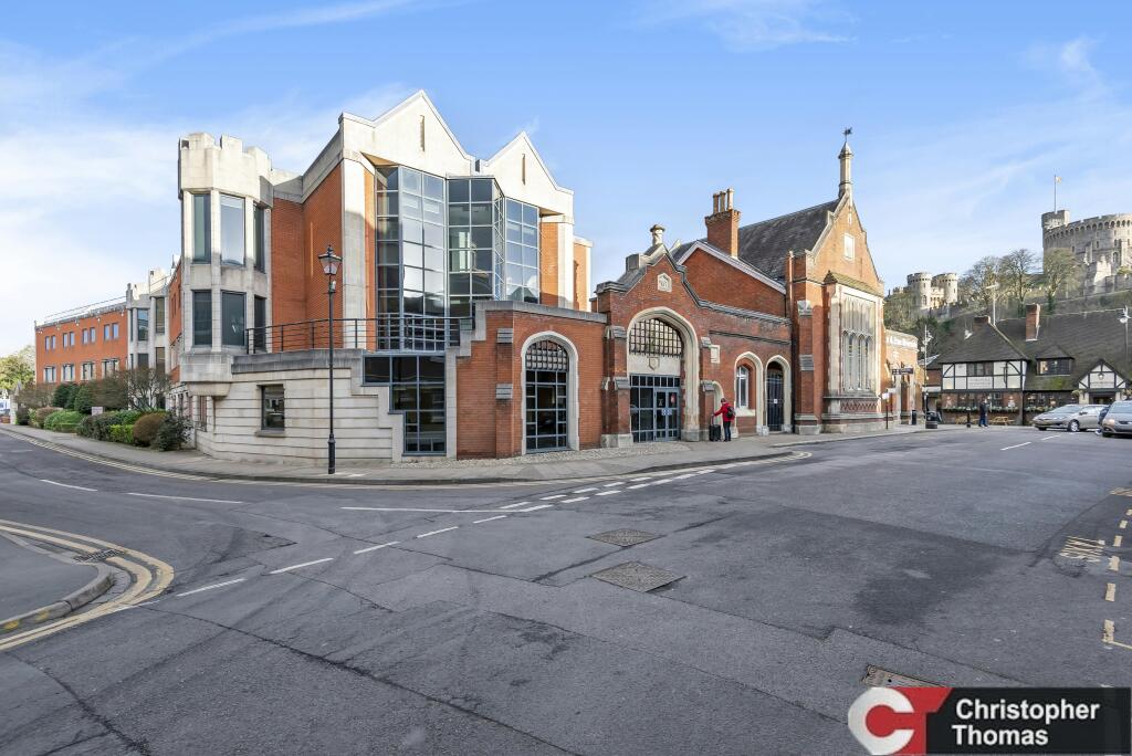 Low res Riverside House and Castle.jpg