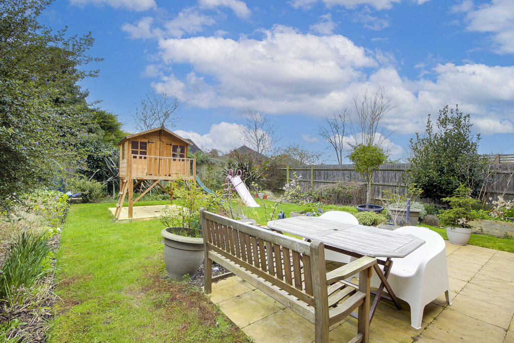 Additional property image - Waratah Drive, Chislehurst BR7