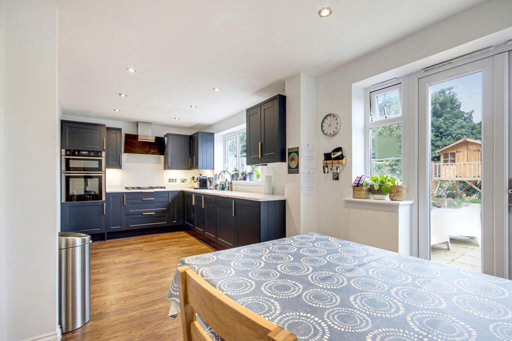 Additional property image - Waratah Drive, Chislehurst BR7