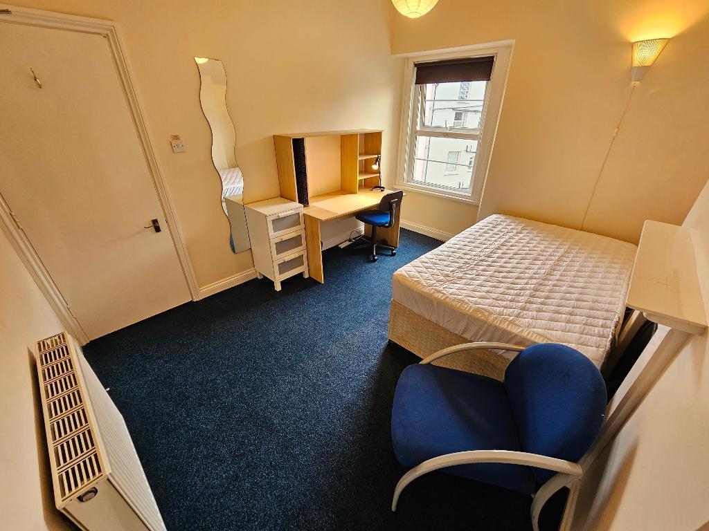Main image of property: Cotham Brow, Bristol, Avon, BS6 6AD