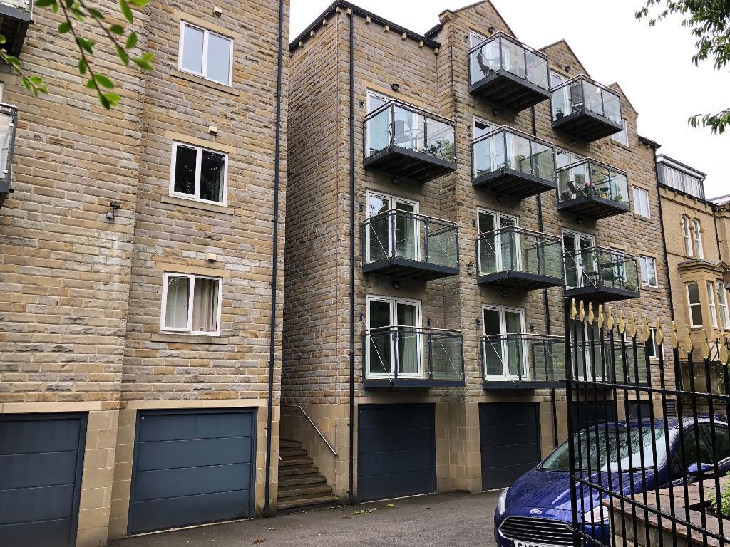 Main image of property: Huddersfield Road, Halifax, West Yorkshire, HX3 0NS