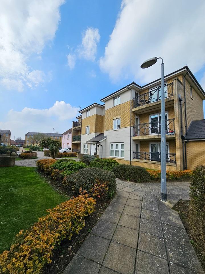 Main image of property: Bell close, Laindon, Essex, SS15 5NG