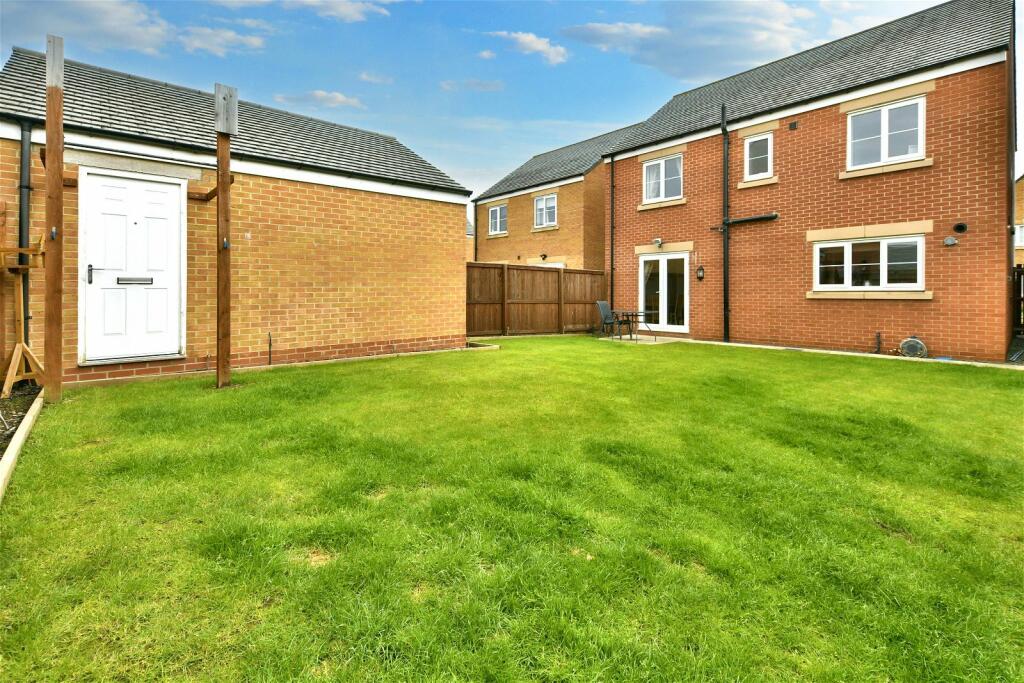 4 bedroom detached house for sale in Sandringham Way, Newfield, Chester