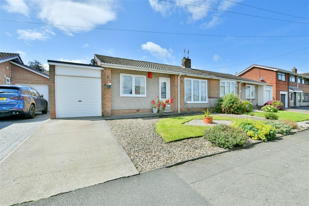 2 bedroom semidetached bungalow for sale in Rushley Crescent, Blaydon