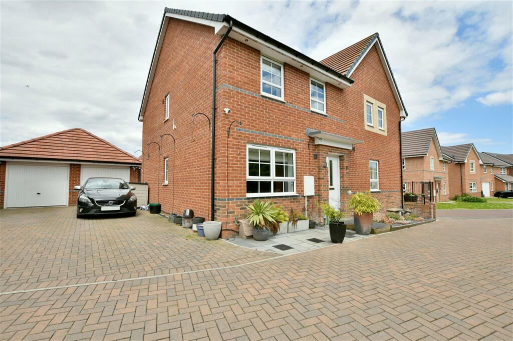 3 bedroom semidetached house for sale in Wollaston Way, Hebburn, NE31