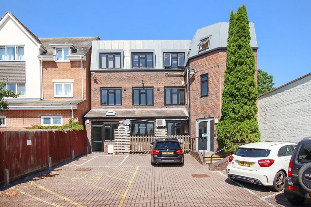 Main image of property: 161 Fleet Road, Fleet, Hampshire, GU51 3PD